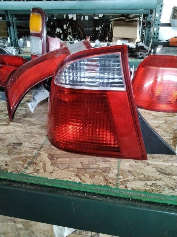 Tail Light Assembly FORD FOCUS Left 05 06 07