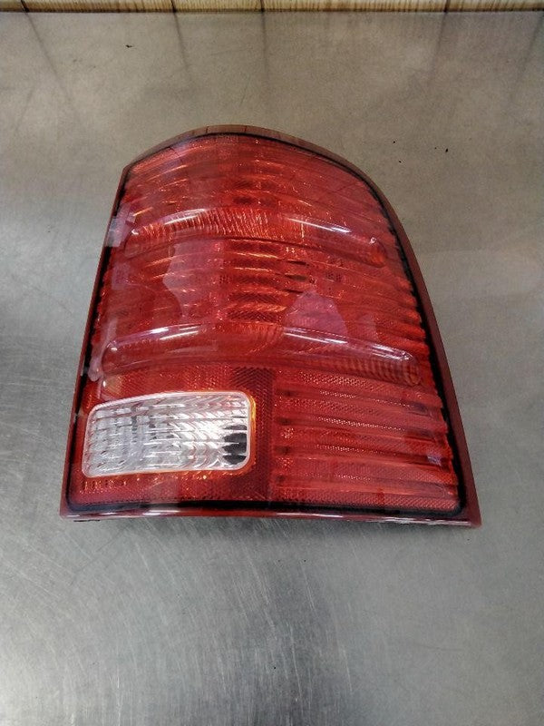 Tail Light Assembly FORD EXPLORER Right 02 03 04 05