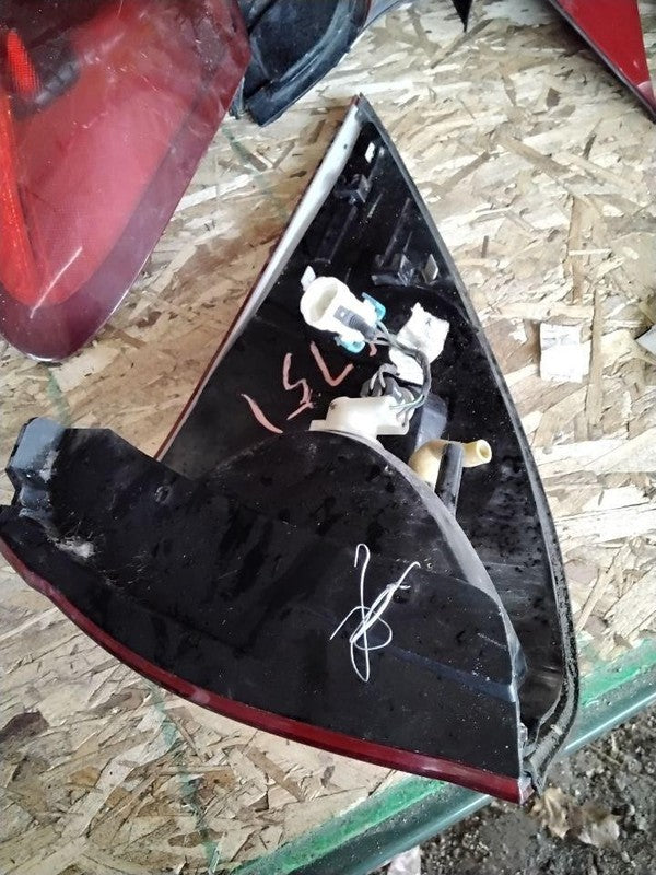 Tail Light Assembly BUICK RENDEZVOUS Left 02 03