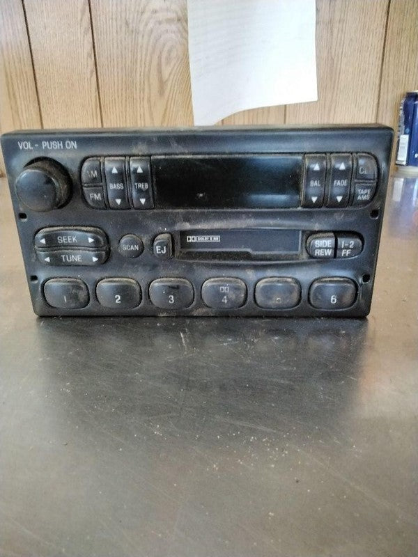 Audio & Visual Equip.(radio) FORD VAN E150 99 00 01