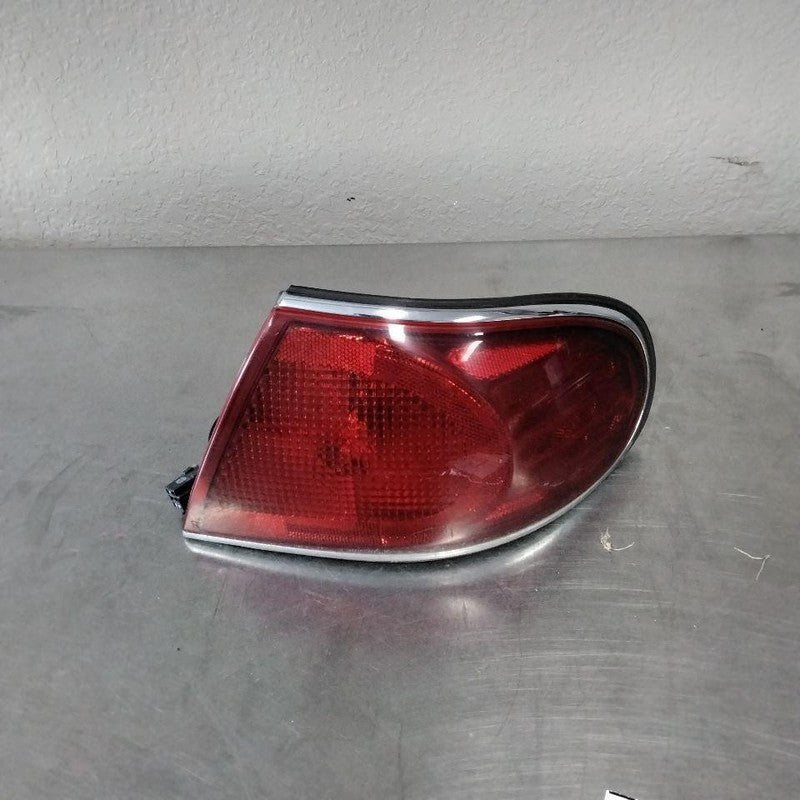 Tail Light Assembly BUICK LESABRE Right 01 02 03 04 05