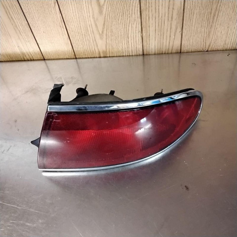 Tail Light Assembly BUICK CENTURY Right 97 98 99 00 01 02 03 04 05