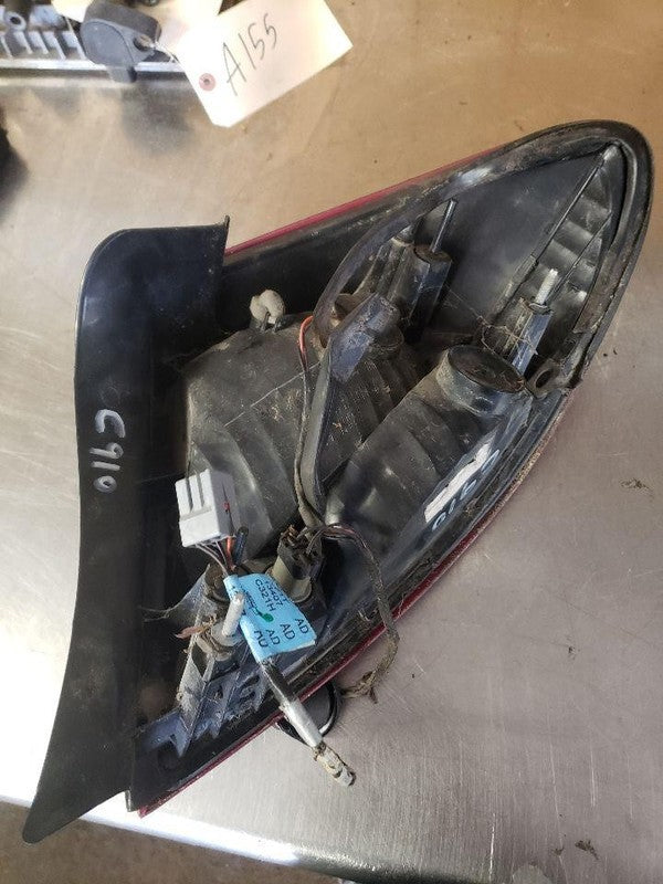 Tail Light Assembly FORD TAURUS Left 00 01 02 03