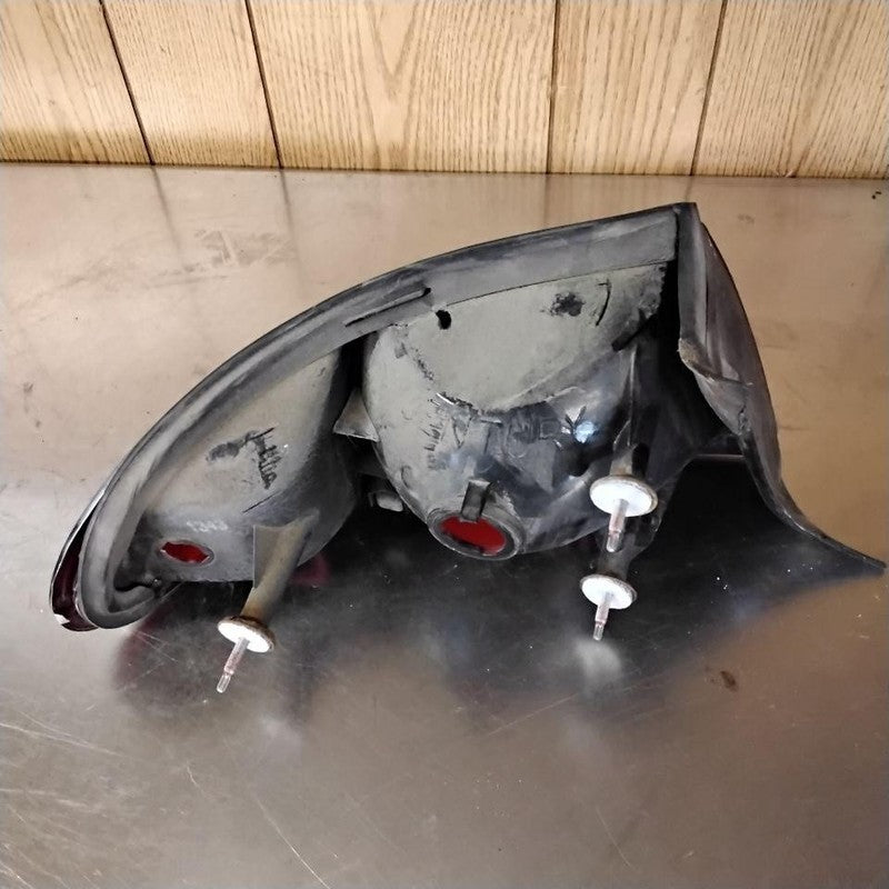 Tail Light Assembly BUICK CENTURY Right 97 98 99 00 01 02 03 04 05