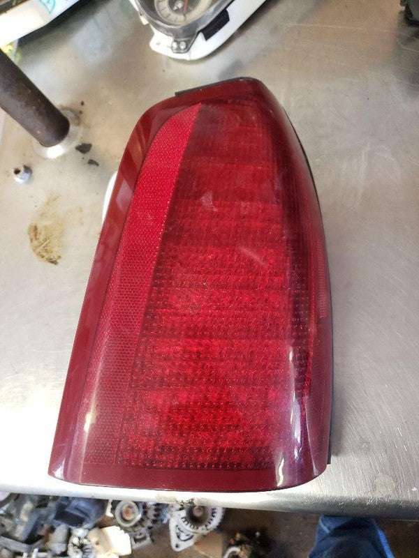 Tail Light Assembly CADILLAC DEVILLE Right 00 01 02 03 04 05