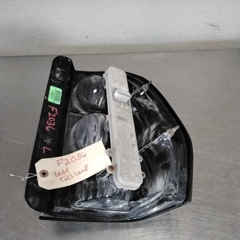 Tail Light Assembly TRAILBLAZER Left 02 03 04 05 06 07 08 09