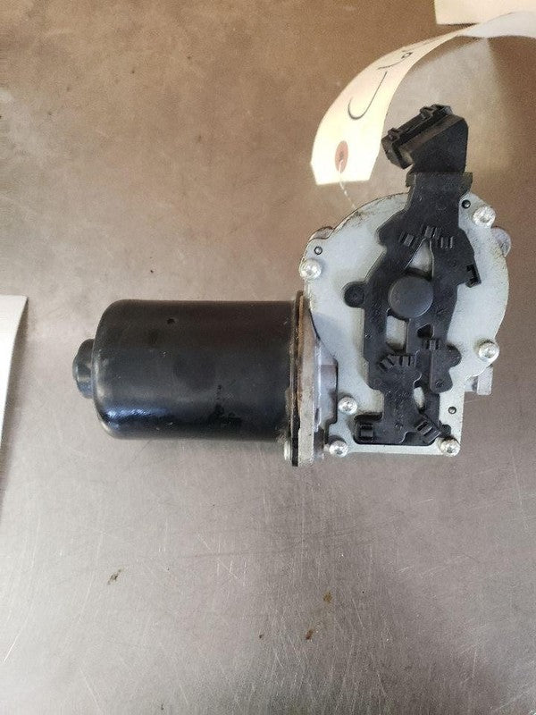 2001-2009 Volvo 60 Series Wiper Motor Front OEM#8648343
