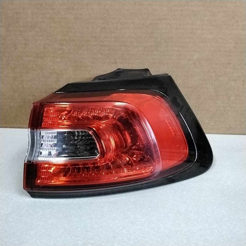 2014-2018 Jeep Cherokee Right Tail Light Assembly OEM# 68102906AF