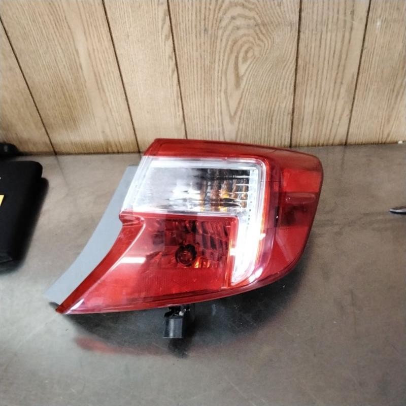 Tail Light Assembly TOYOTA CAMRY Right 12 13 14