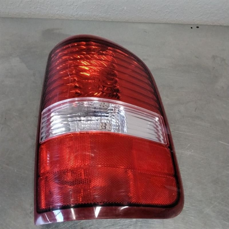 Tail Light Assembly FORD PICKUP F150 Right 04 05 06 07 08