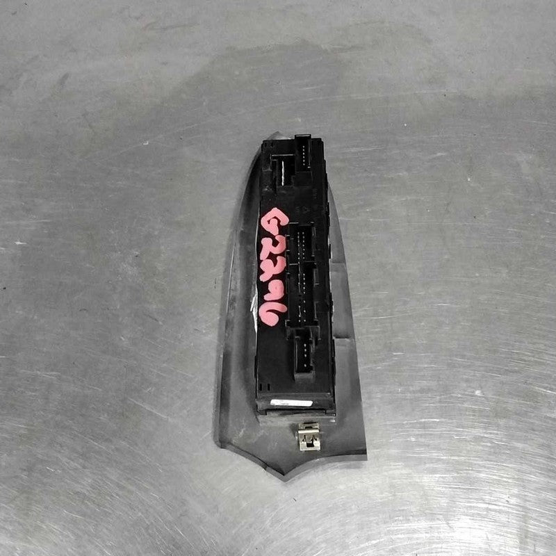 Door Switch Front TRAILBLAZER 02 03 04