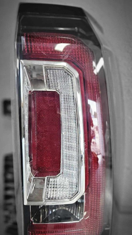 2015-2020 GMC Yukon Denali XL 1500 Right Tail Light Assembly OEM# 8453