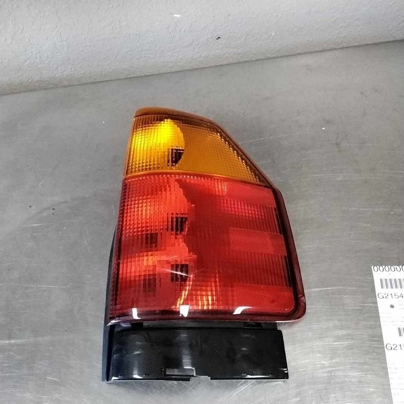 Tail Light Assembly GMC ENVOY Right 02 03 04 05 06 07 08 09