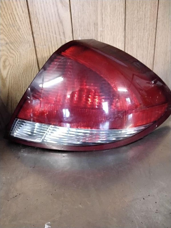 Tail Light Assembly FORD TAURUS Right 04 05 06 07