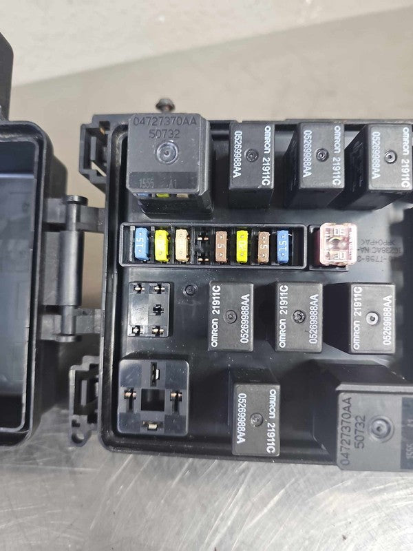 2006-2007 Dodge Charger Engine Fuse Box OEM#05161486AA