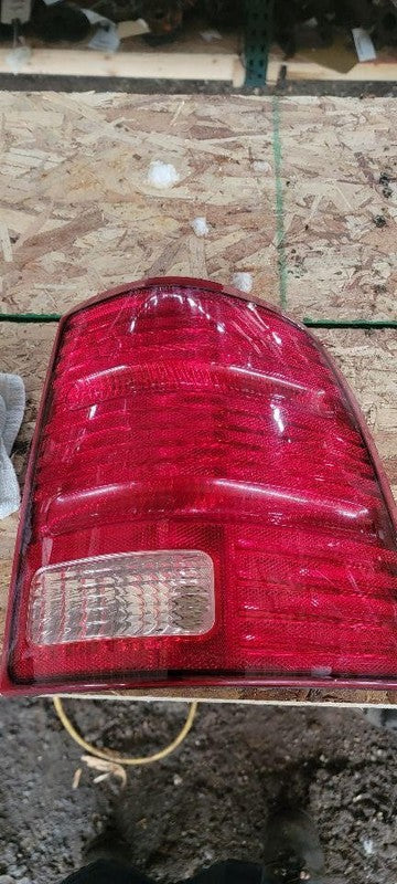 Tail Light Assembly FORD EXPLORER Right 02 03 04 05