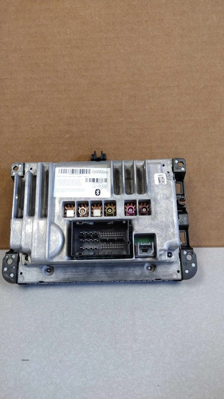 2016 Jeep Cherokee Audio & Visual (radio) receiver 8.4" display OEM# 6