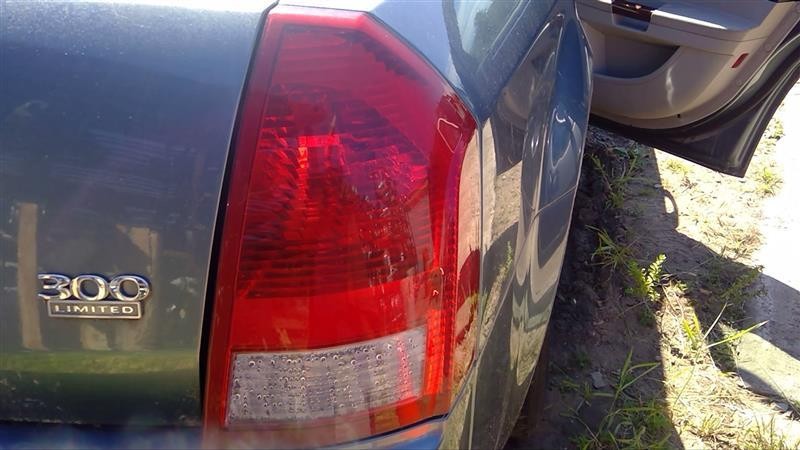 Tail Light Assembly CHRYSLER 300 Right 05 06 07