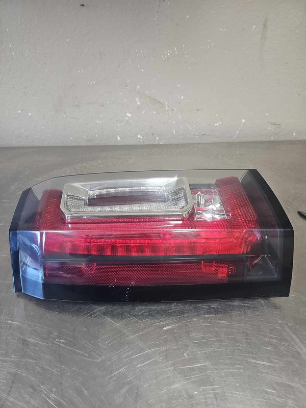 2015-2020 GMC Yukon XL 1500 Left Tail Light Assembly OEM# 84536242