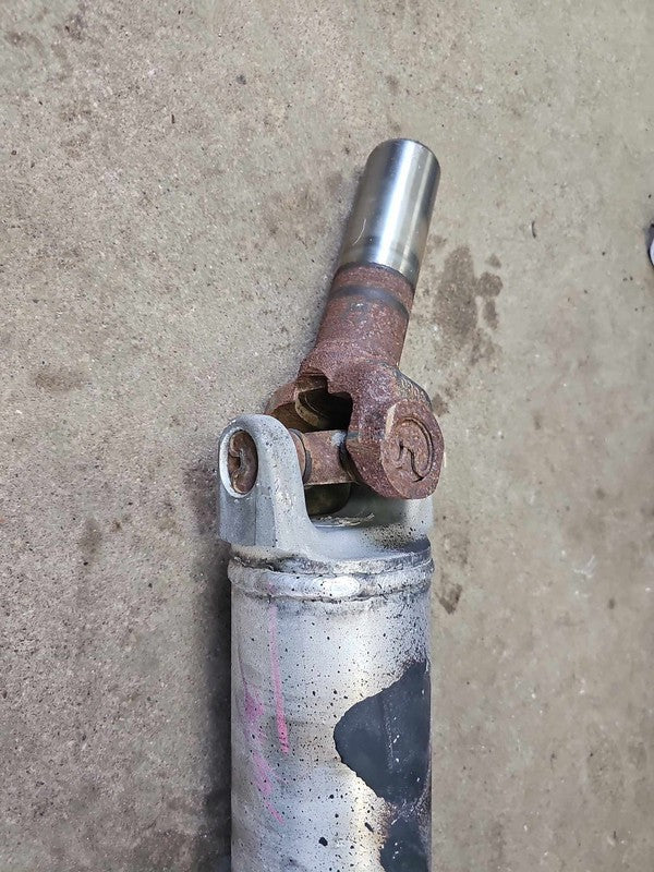 2015-2017 GMC Yukon XL 1500 Rear Drive Shaft 4x4 6.2L ID AAVN