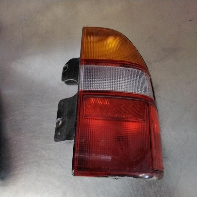 Tail Light Assembly SUZUKI GRAND VITARA Right 99 00 01 02 03