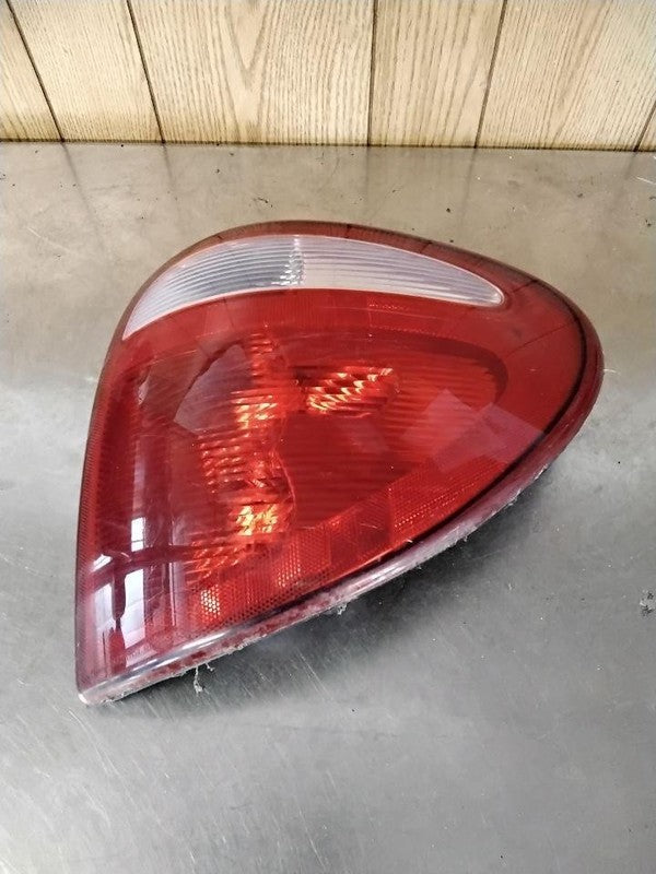 Tail Light Assembly VOYAGER Right 01 02 03