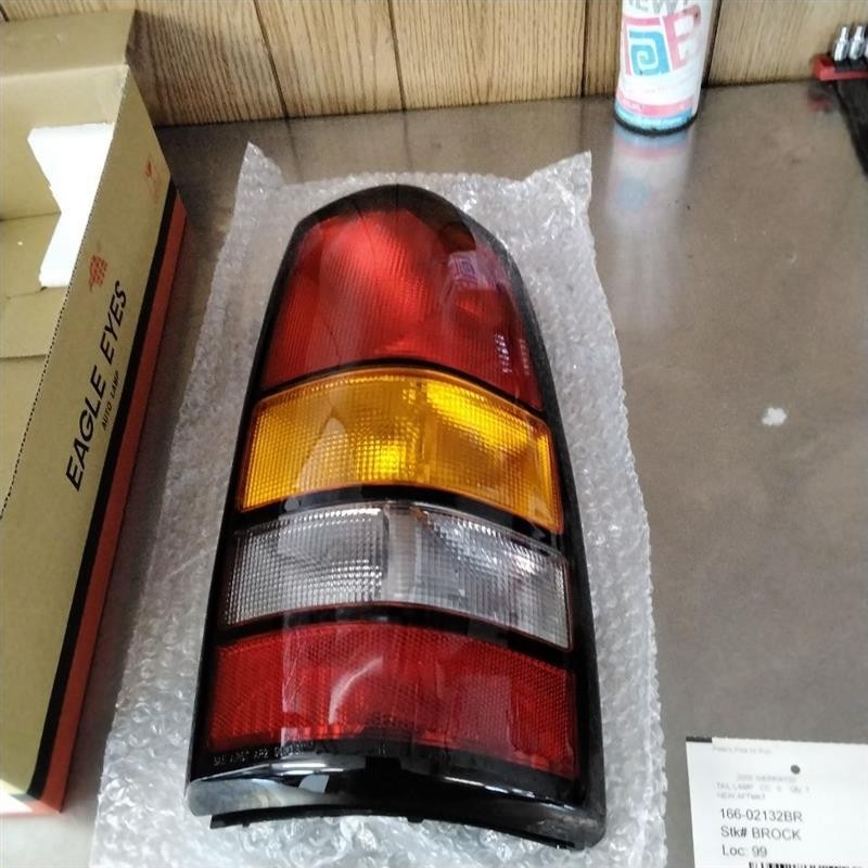 Tail Light Assembly GMC SIERRA 1500 Right 04 05 06 07