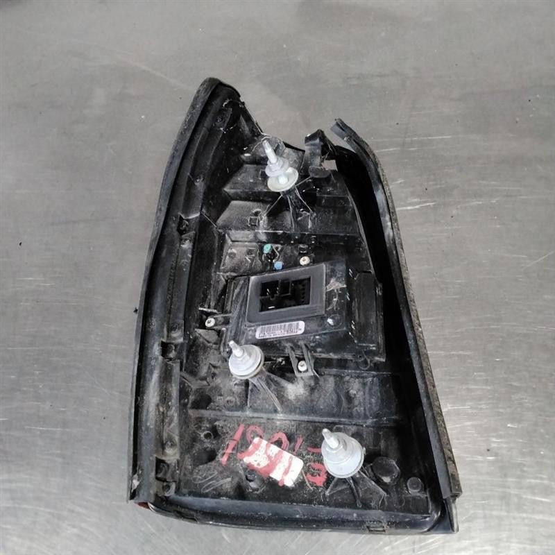 Tail Light Assembly CADILLAC DEVILLE Right 00 01 02 03 04 05