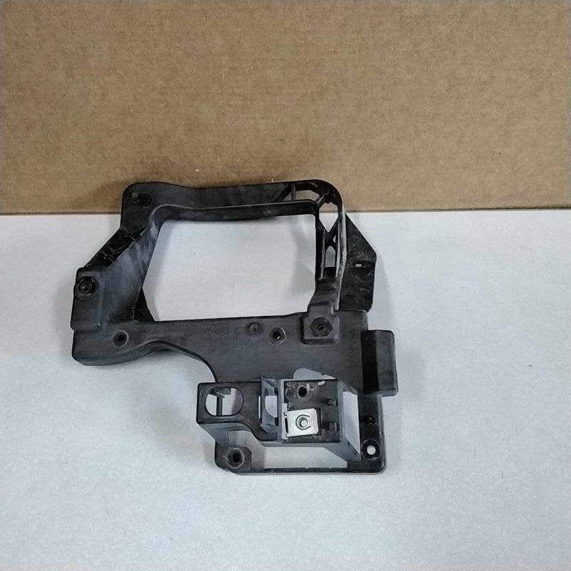 2016 Jeep Cherokee right Headlamp Mounting Bracket OEM #T510010AE