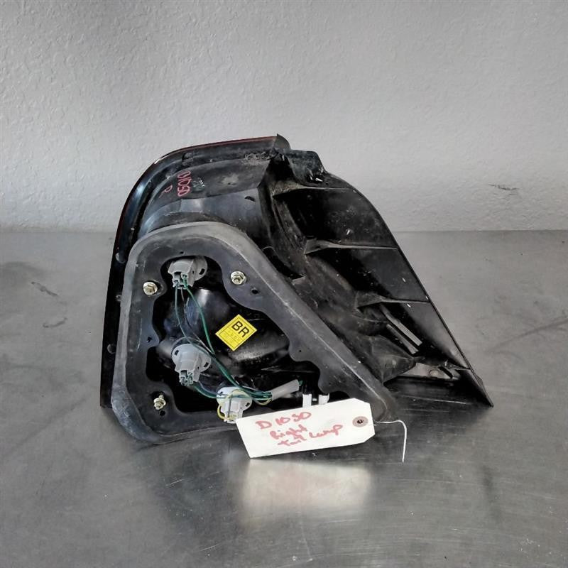 Tail Light Assembly SUZUKI VERONA Right 04 05 06
