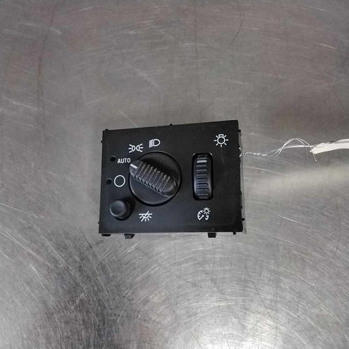 2003-2007 Headlight Switch (dash Mtd) GMC Sierra 1500
