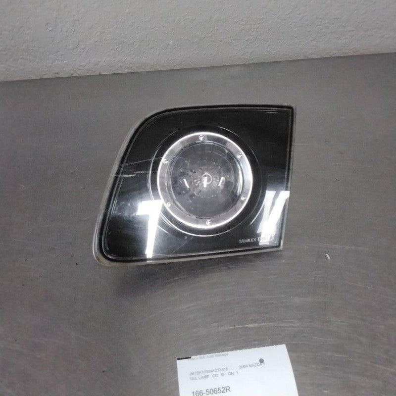 Tail Light Assembly MAZDA 3 Right 04 05 06