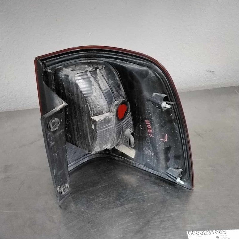 Tail Light Assembly LINCOLN NAVIGATOR Left 03 04 05 06