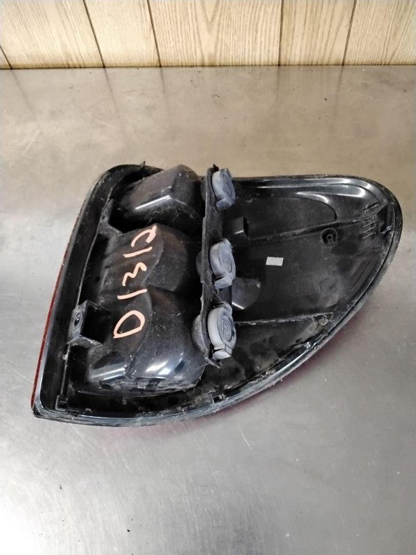 Tail Light Assembly VOYAGER Left 01 02 03