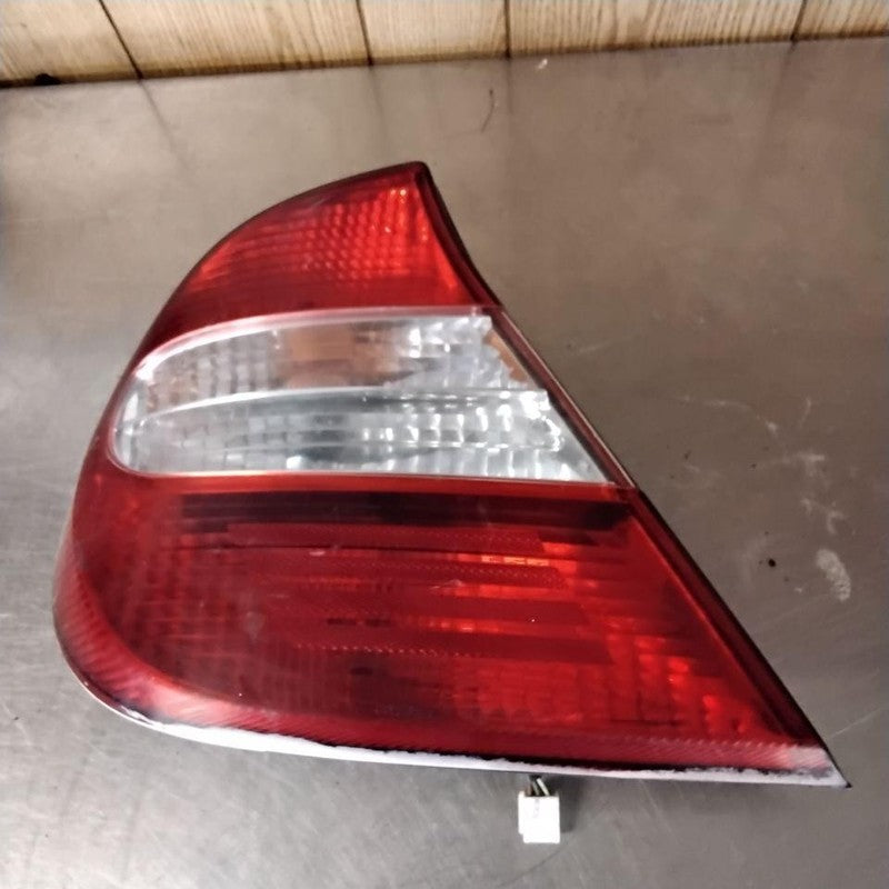 Tail Light Assembly TOYOTA CAMRY Left 02 03 04