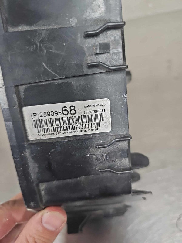 2009 Chevrolet Traverse Engine Fuse Box OEM#25909568