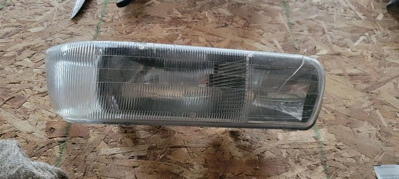 Headlamp Assembly SUBURBAN 1500 Left 00 01 02 03 04 05 06