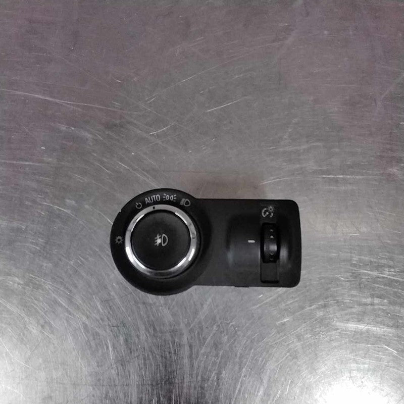2011-2016 Headlight Switch (dash Mtd) Chevy Cruze