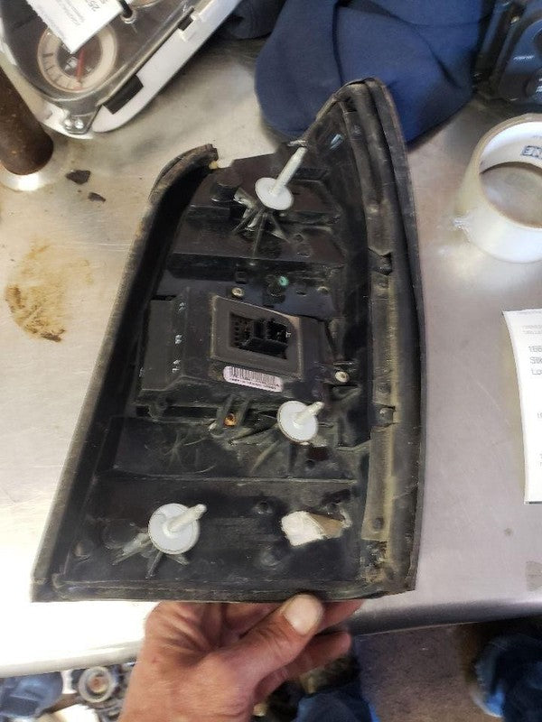 Tail Light Assembly CADILLAC DEVILLE Left 00 01 02 03 04 05