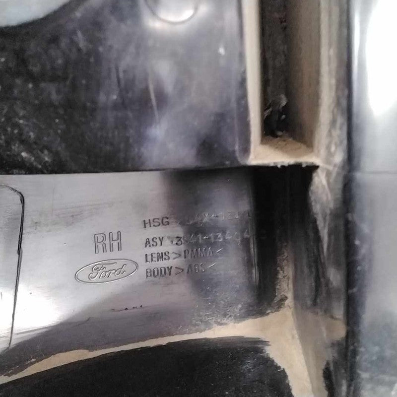 Tail Light Assembly FORD FOCUS Right 00 01 02 03 04 05 06 07