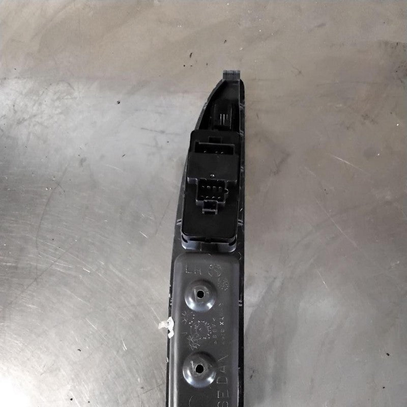 Door Switch Front SATURN ION 03 04 05 06 07