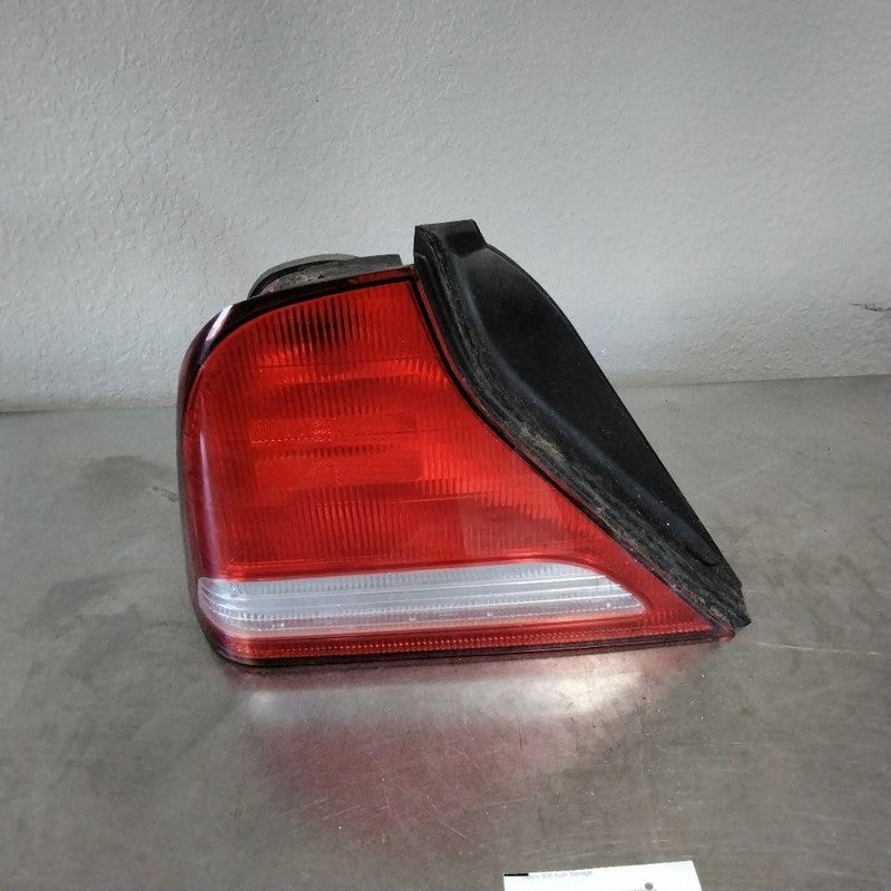 Tail Light Assembly SUZUKI VERONA Left 04 05 06