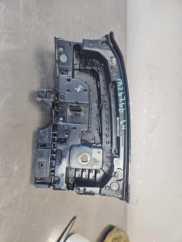 2015-2020 GMC Yukon XL 1500 Left Tail Light Assembly OEM# 84536242
