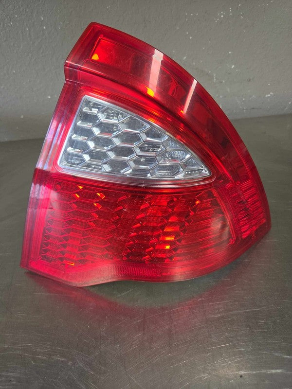 2010-2012 Ford Fusion Right Tail Light Assembly