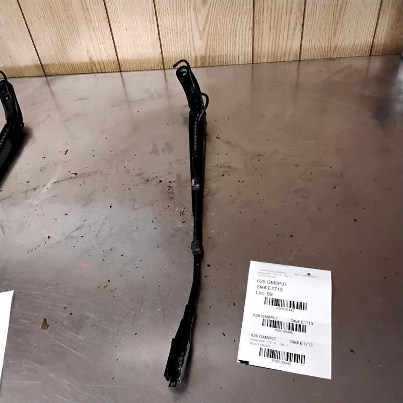 2007-2008 Right Front Wiper Arm Chevrolet Suburban 1500