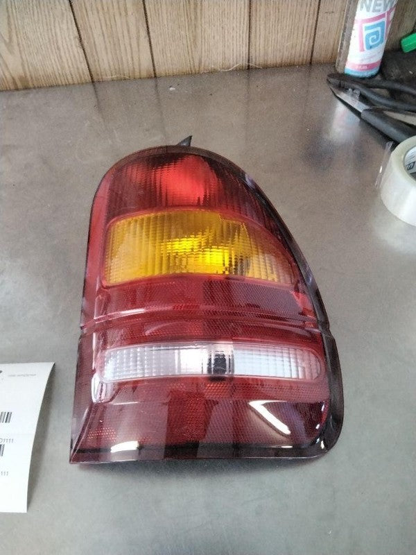 Tail Light Assembly FORD WINDSTAR Right 95 96 97 98