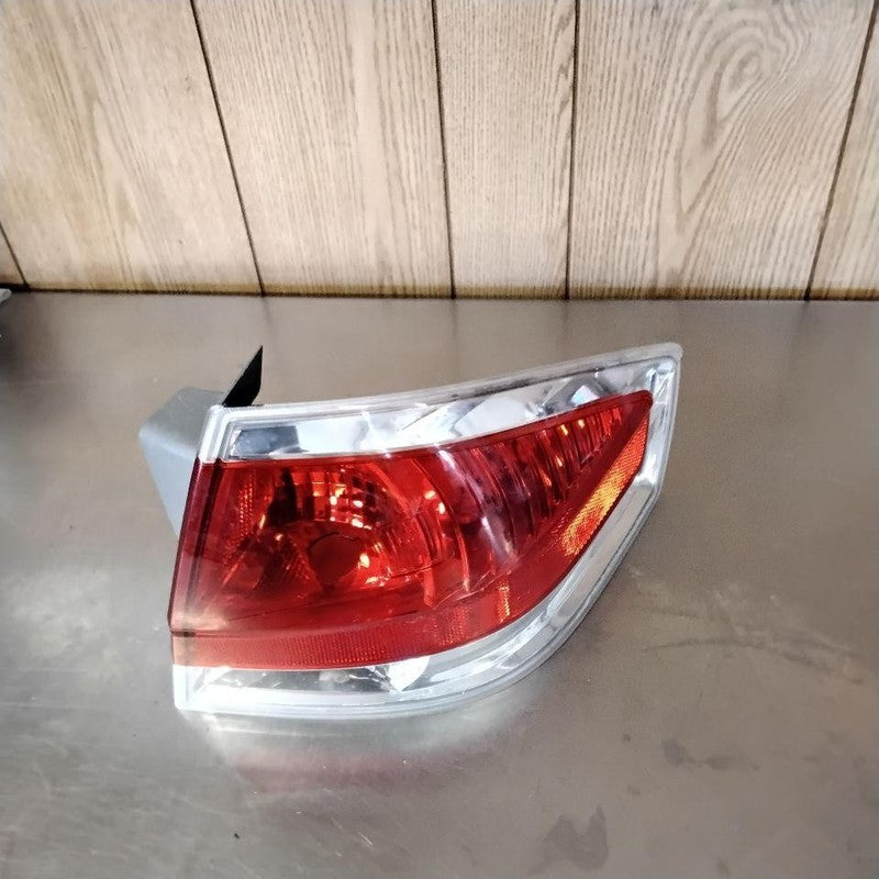 Tail Light Assembly FORD FOCUS Right 08 09 10 11