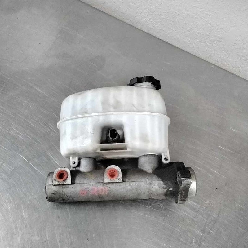2003-2007 Chevrolet Silverado 2500 Master Cylinder OEM#19209234