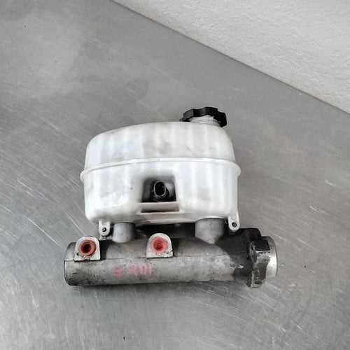 2003-2007 Chevrolet Silverado 2500 Master Cylinder OEM#19209234