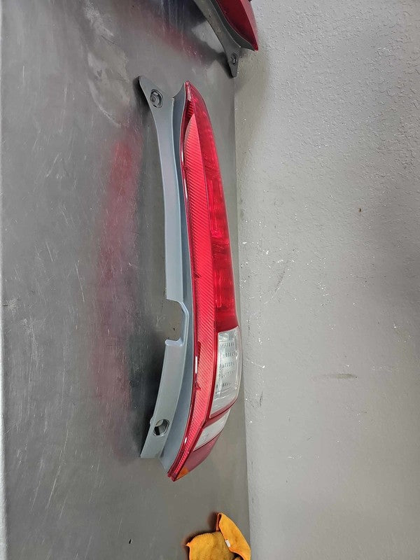 2007-2011 Honda CRV Right Tail Light Assembly OEM# 33501SWAA02